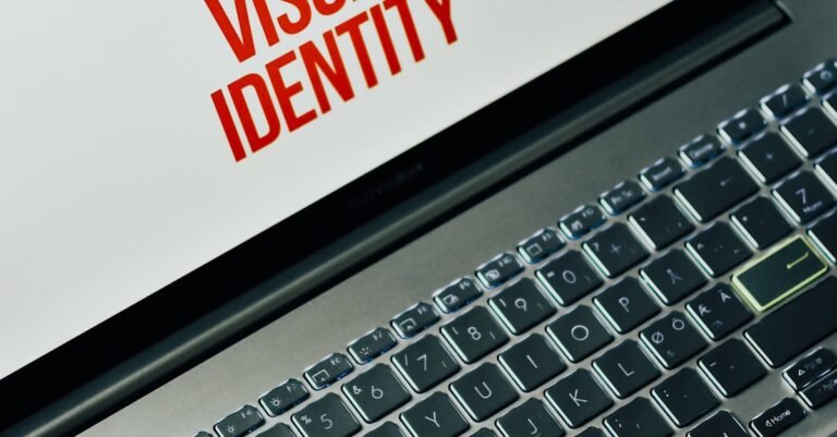 Découvrez le SXO en 2025 : sa définition, ses enjeux cruciaux pour le référencement et les meilleures pratiques à adopter pour optimiser votre stratégie digitale et offrir une expérience utilisateur de qualité.